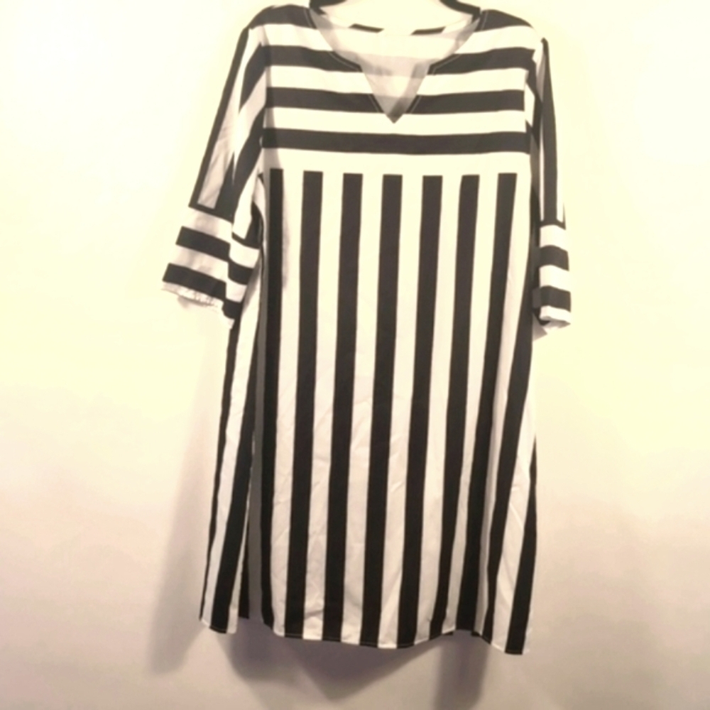 Simple black and white stripes Dress Size XL - Picture 2 of 11